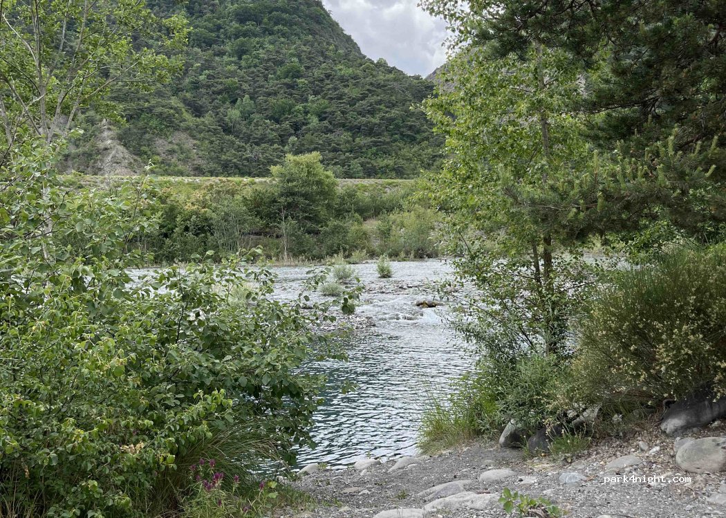 (05190) Espinasses - Unnamed road — foto 2