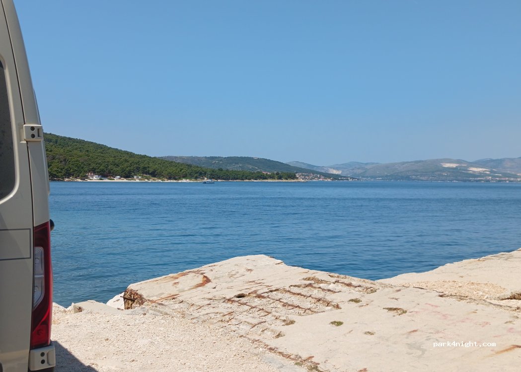 (21224) Slatine - Unnamed road — foto 2