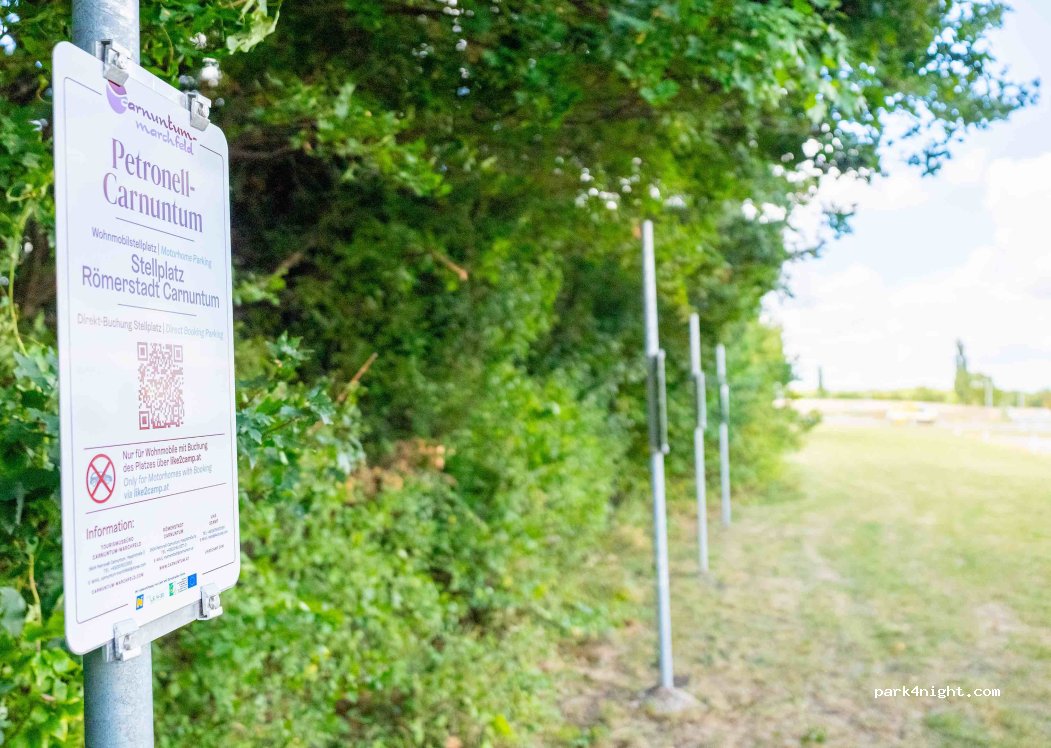 (2404) Petronell-Carnuntum - Unnamed road — foto