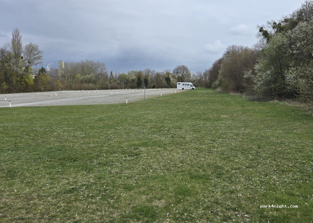 (2404) Petronell-Carnuntum - Unnamed road — foto 3