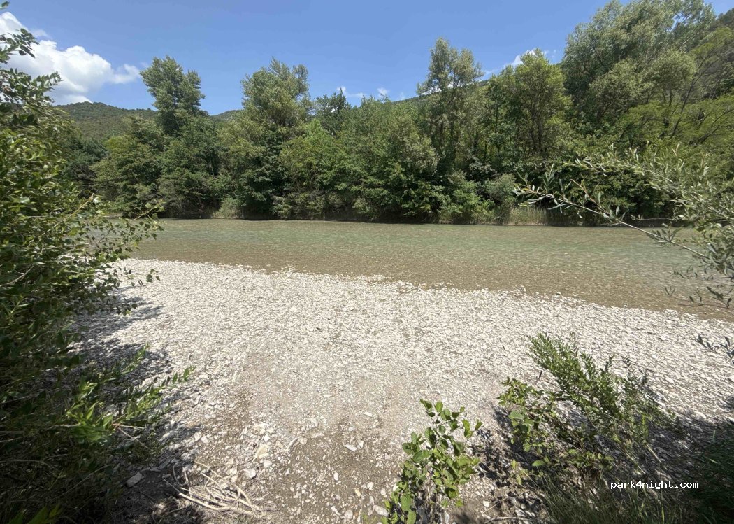 (26110) Aubres - 1830 Chemin de les Pilles — foto