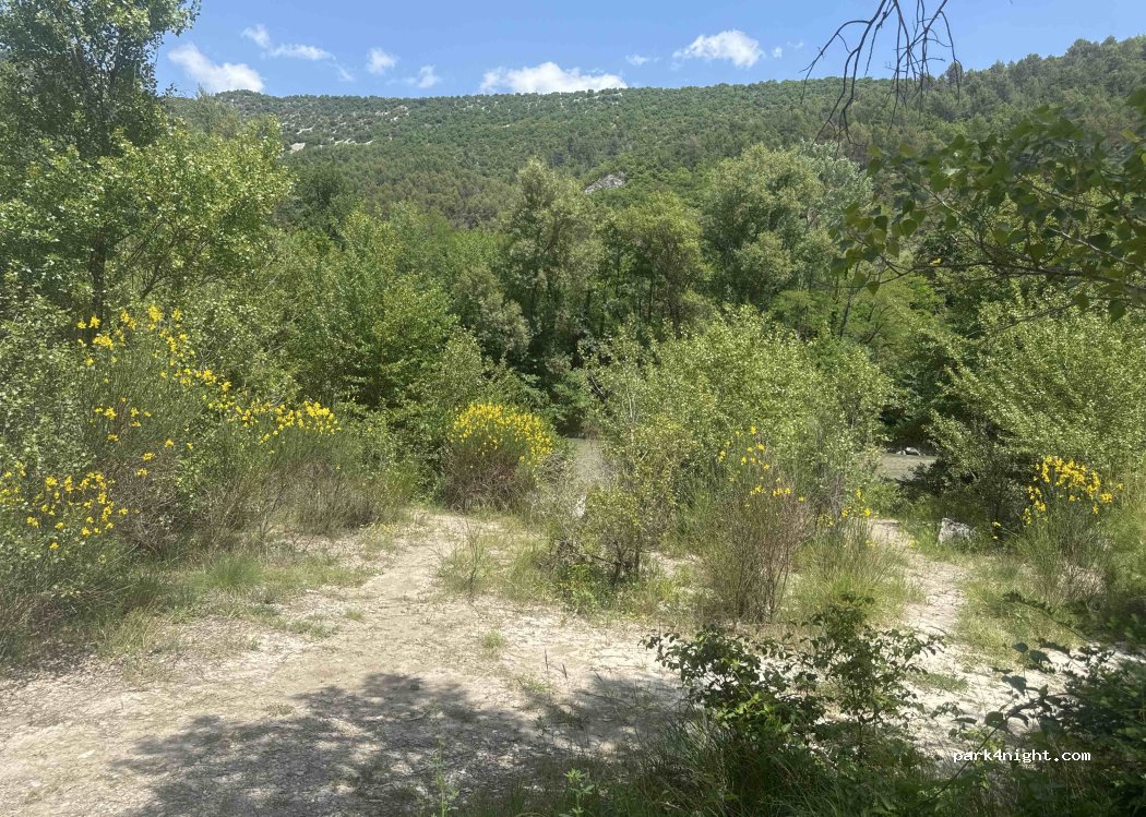 (26110) Aubres - 1830 Chemin de les Pilles — foto 2