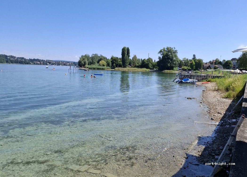 Strandbad Steckborn mit Herberge & Campingplatz — foto