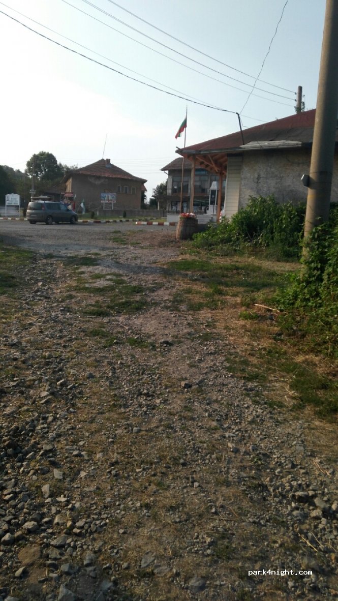 (2284) Zasele - Unnamed Road — foto