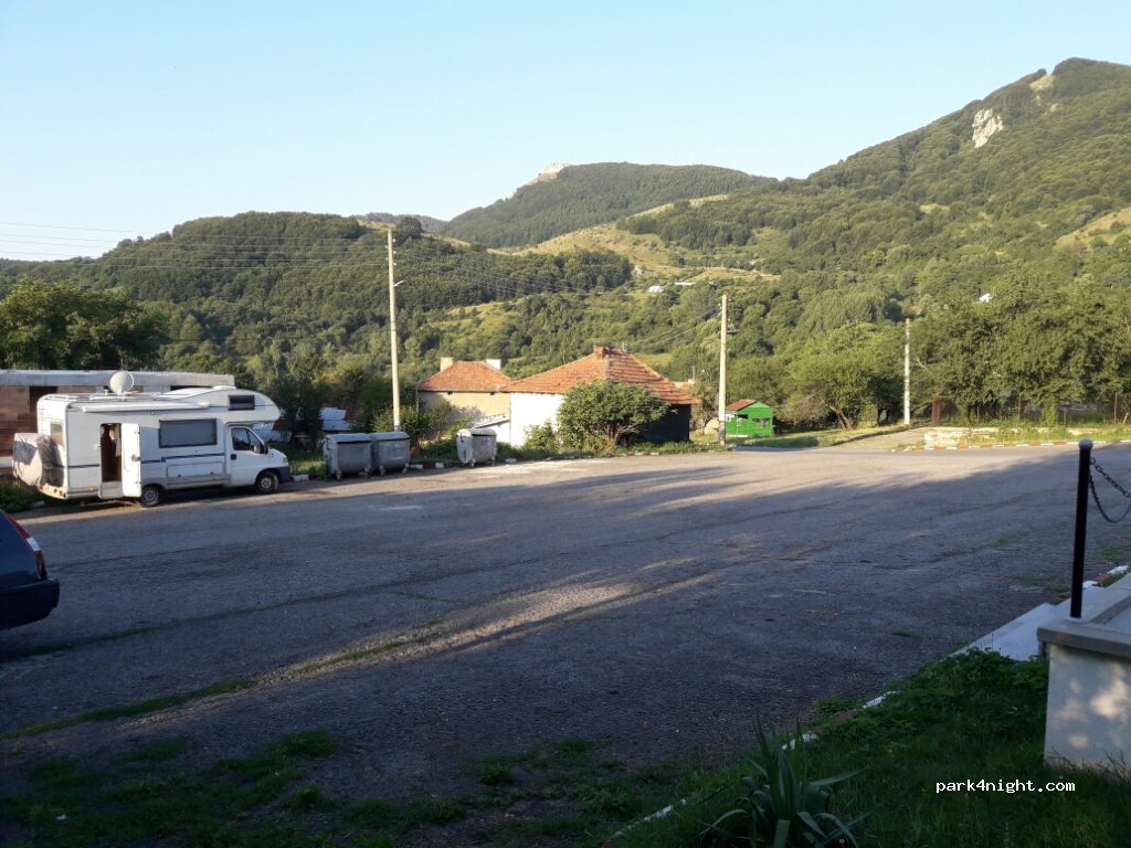 (2284) Zasele - Unnamed Road — foto 2