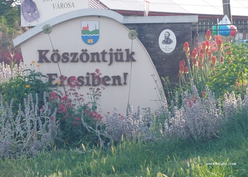 (2451) Ercsi - 9 Köztársaság tér — foto