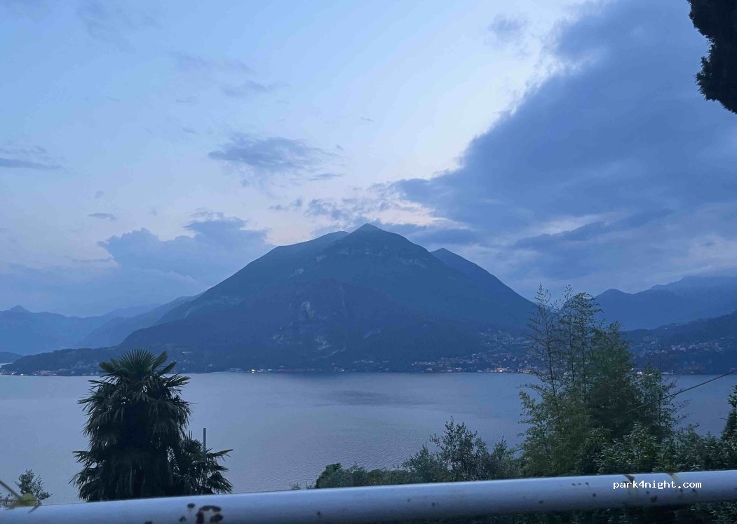 (23828) Perledo - 1 Piazza degli Eroi — foto