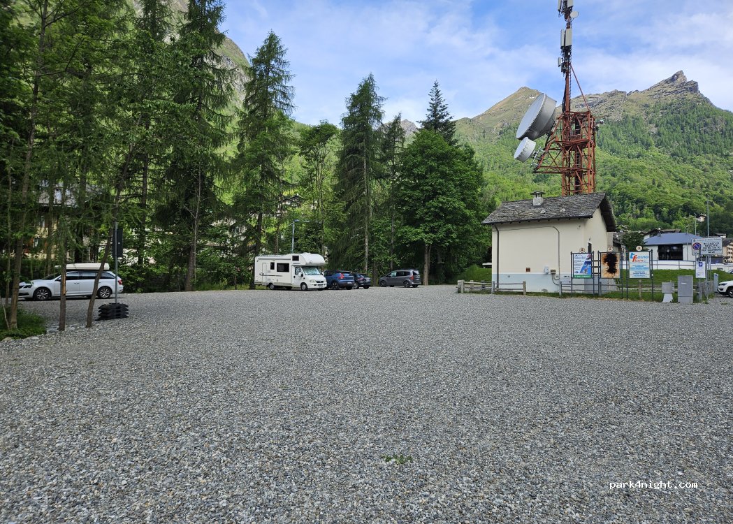 (13021) Alagna Valsesia - 2 Via Martiri della Libertà — foto