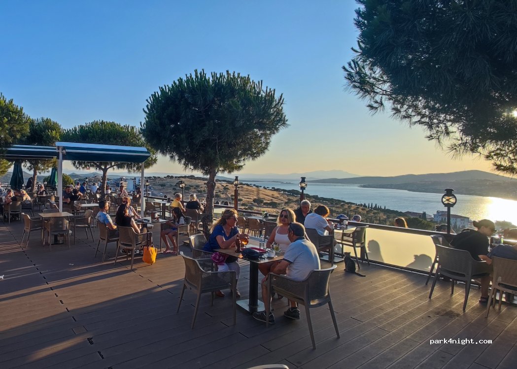 (10400) Ayvalık - Ahmet Taner Kislali Cd. — foto 2
