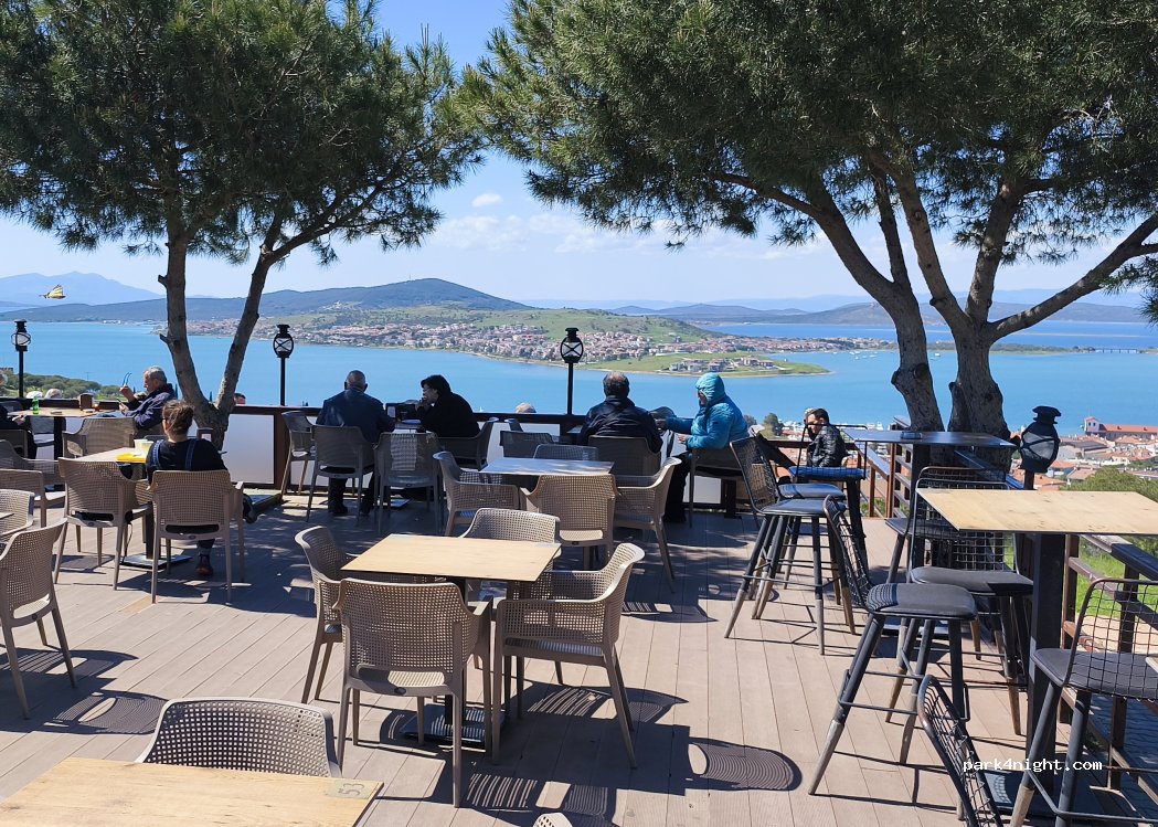(10400) Ayvalık - Ahmet Taner Kislali Cd. — foto 4