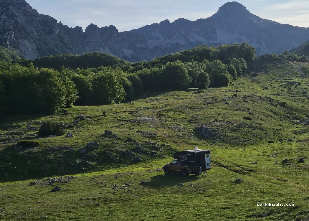 () Pošćenski Kraj - Unnamed Road — foto