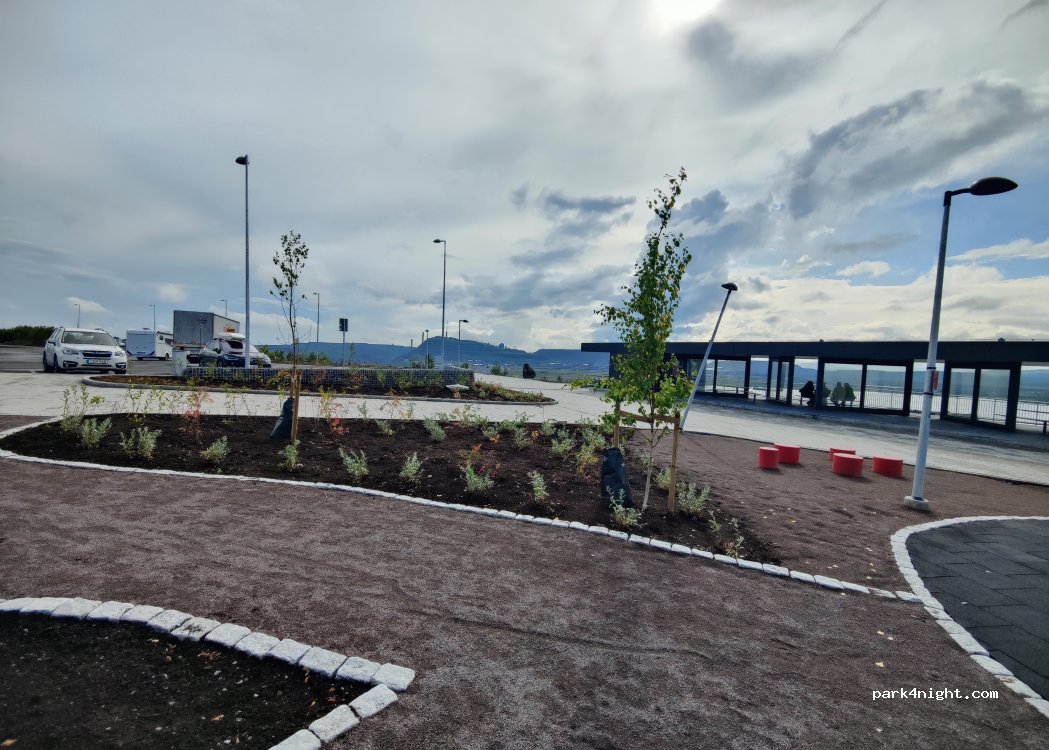(981 34) Kiruna - Hjalmar Luossabacksvägen — foto 2