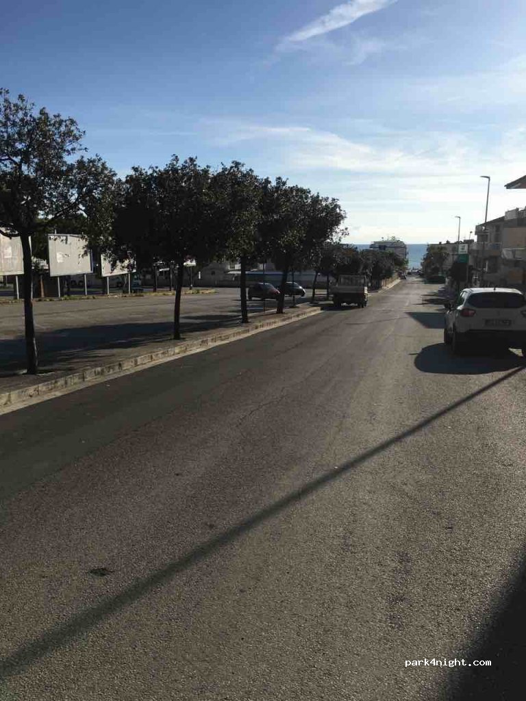 (97010) Marina di Ragusa - Piazza Vincenzo Rabito — foto 2