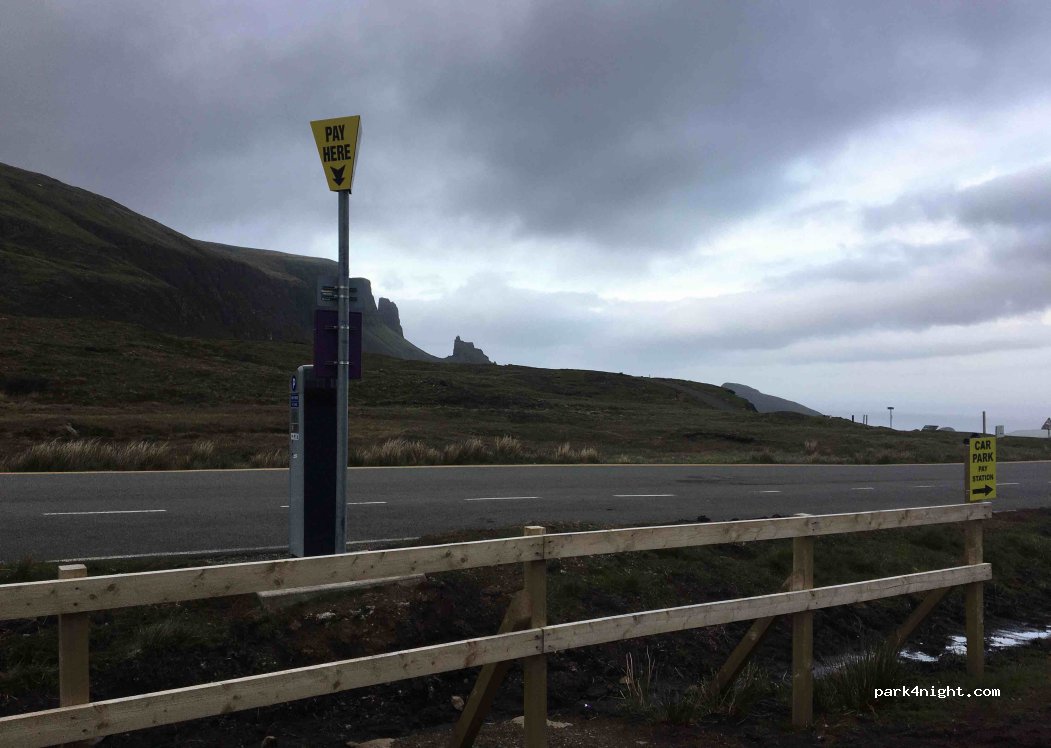 (IV51 9LB) Portree - Unnamed Road — foto 2