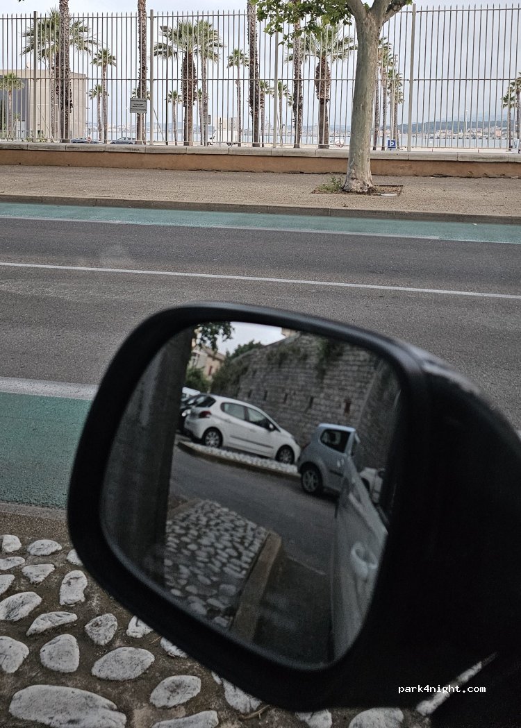 (83000) Toulon - 56 Rue Langeron — foto