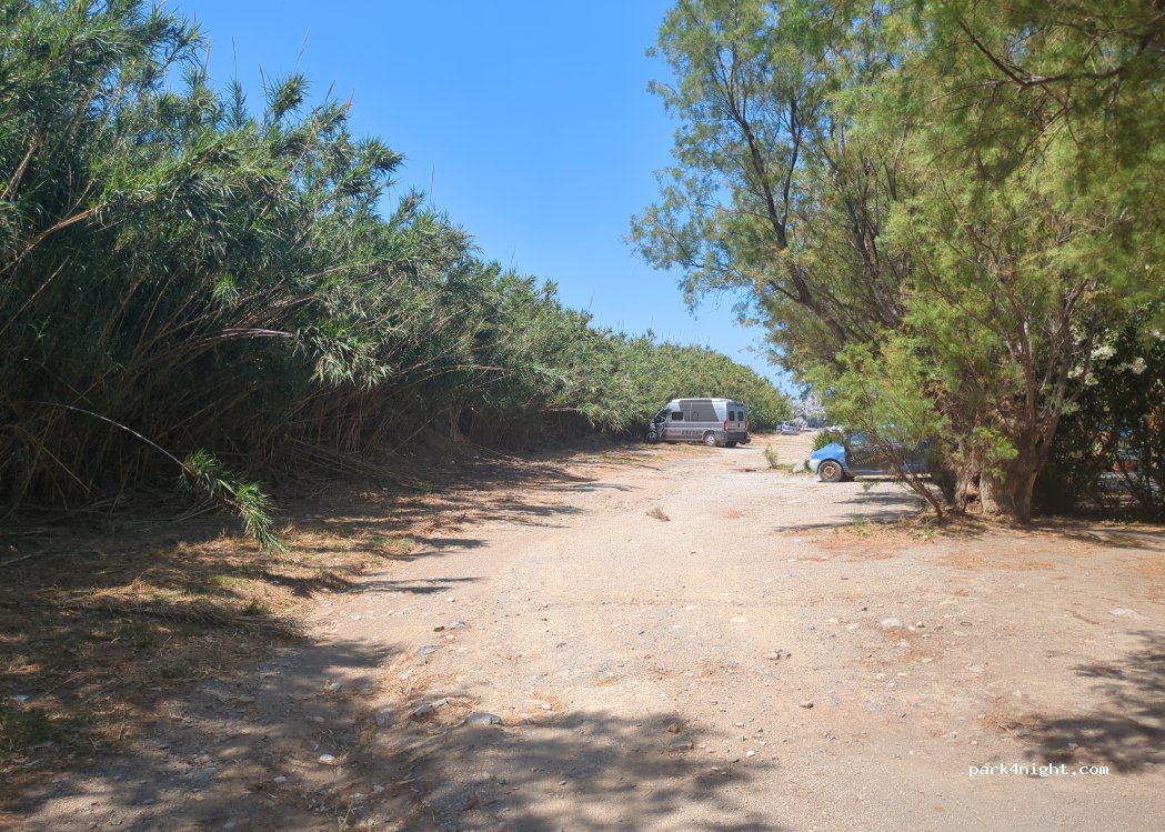 (740 60) Ammoudi - Unnamed Road — foto
