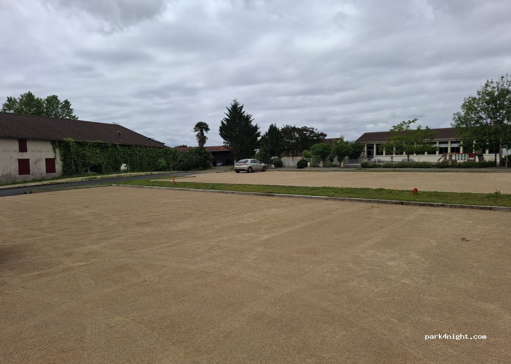 (40330) Brassempouy - 132 Route du Duc — foto