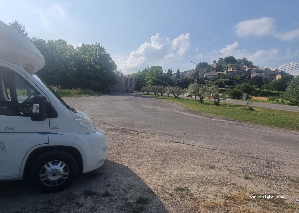 (04300) Mane - 67 Chemin Fontaine de Marseille — foto