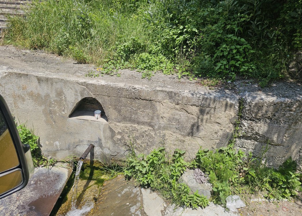 (1209) Kvibisi - Unnamed Road — foto