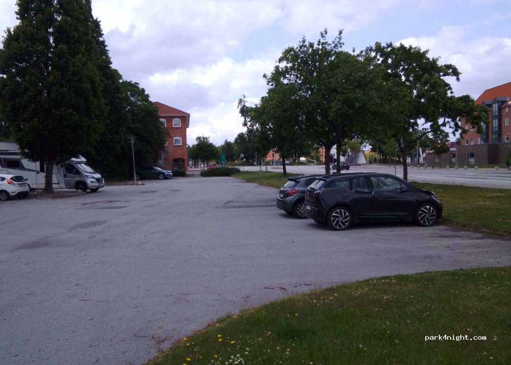 (9900) Frederikshavn - 73V Rådhus Alle — foto 2
