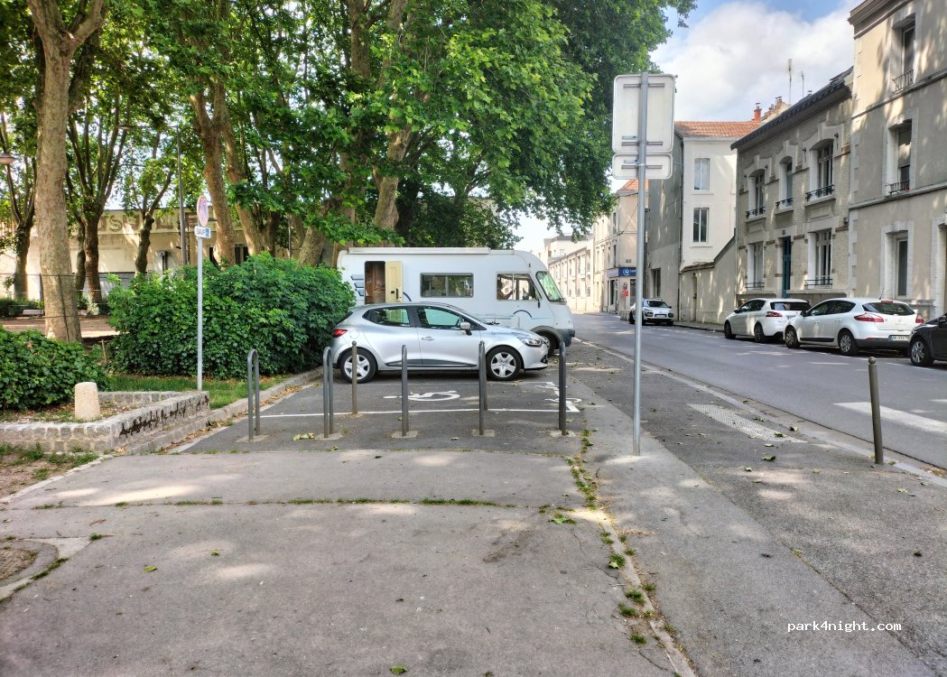 (51100) Reims - 10 Rue de Saint-Brice — foto 2