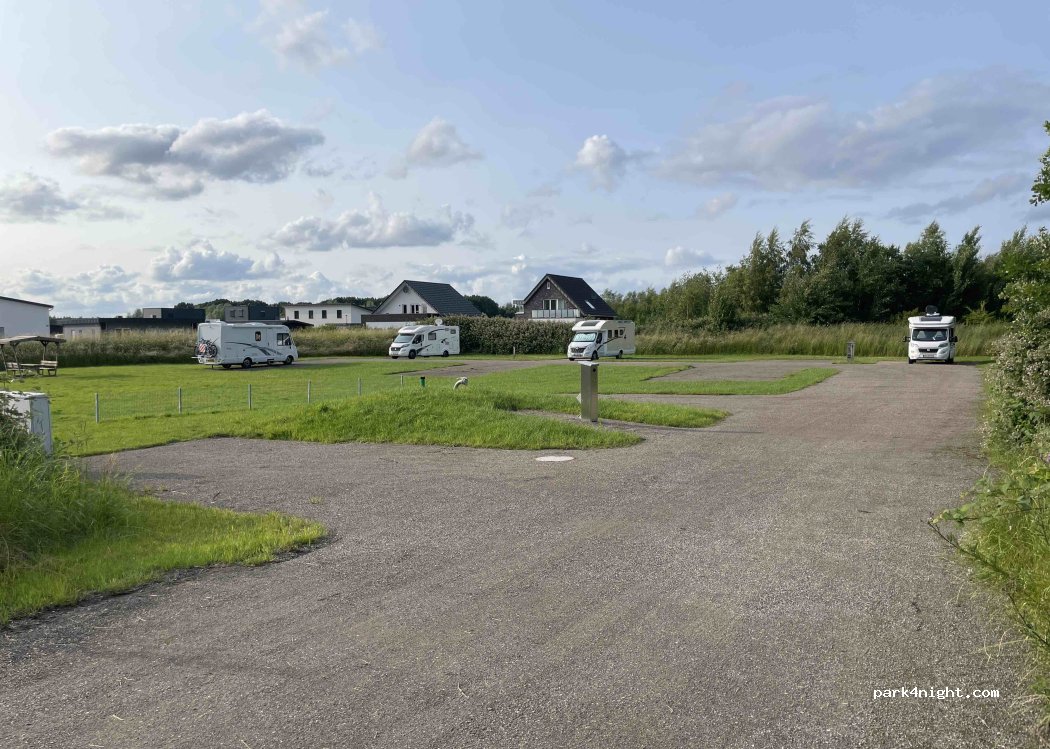 Wohnmobilstellplatz Loch Ness Goch — foto