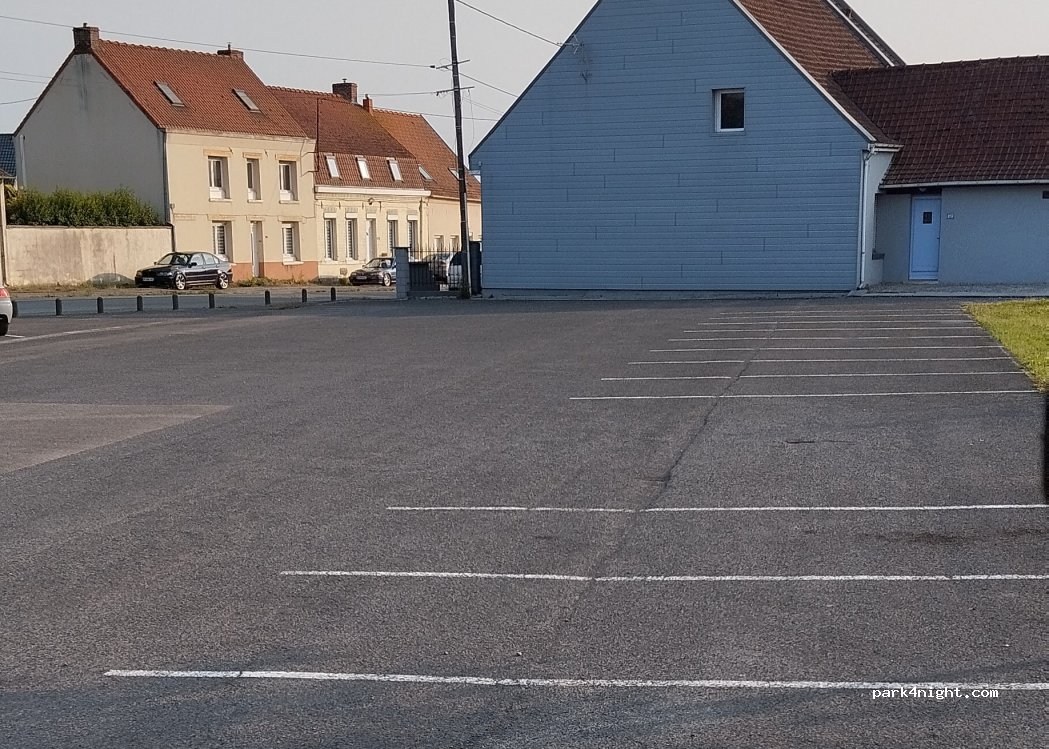 (59173) Renescure - 1 Place de le Nieppe — foto 2