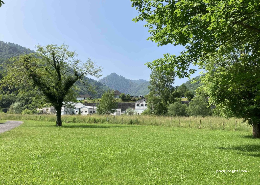 Aire naturelle de camping - Hôtel Chez Bouchet — foto