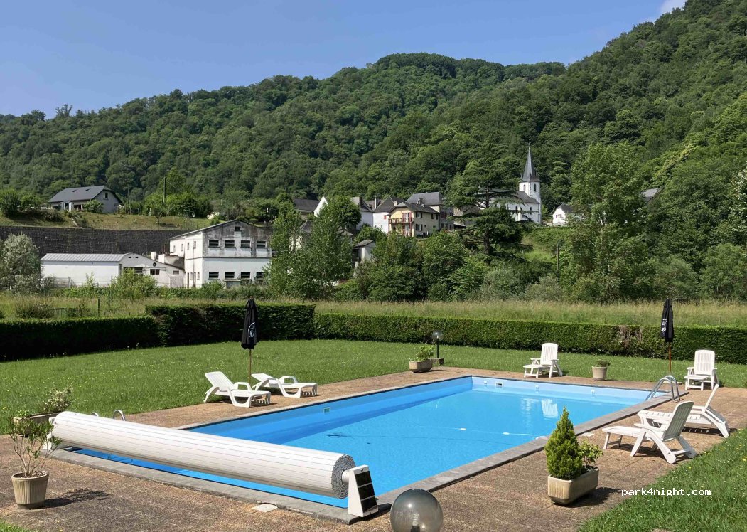 Aire naturelle de camping - Hôtel Chez Bouchet — foto 3