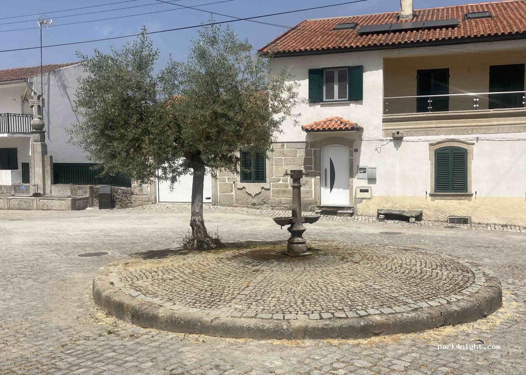 (5200-130) Castelo Branco - 8 Praça de Santa Cruz — foto