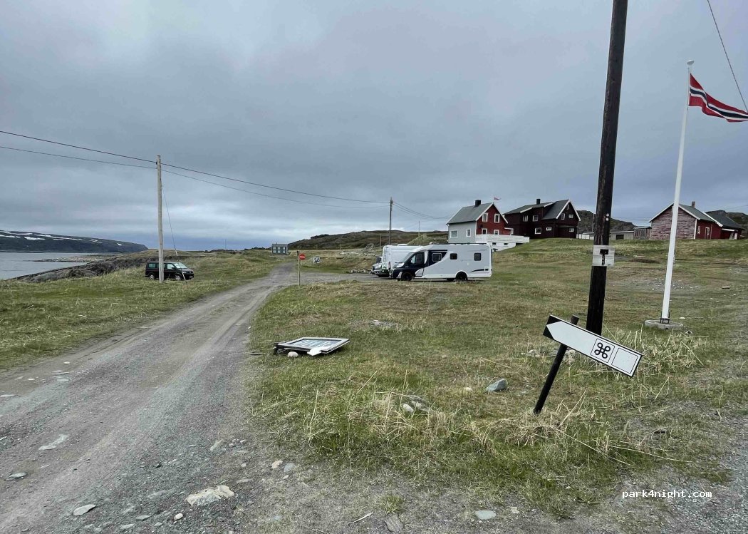 (9982) Kongsfjord - Unnamed Road — foto 2