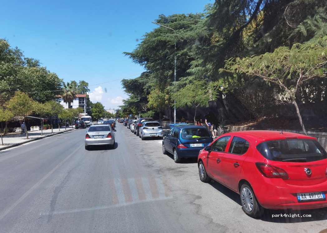 (5012) Berat - Rruga Antipatrea — foto