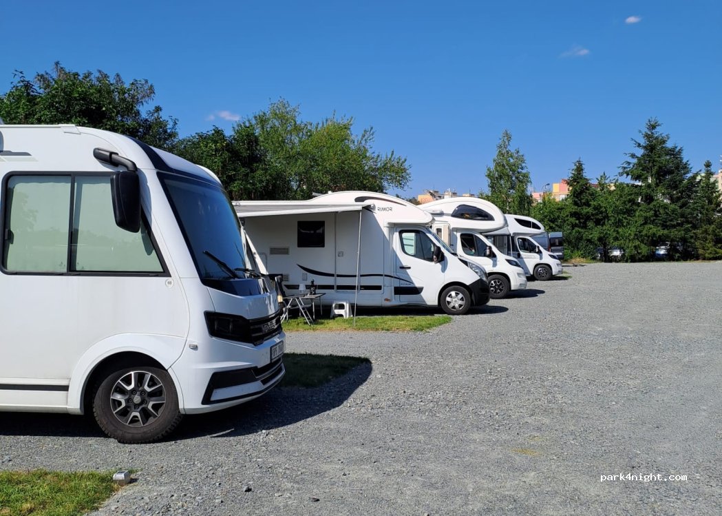(142 00) Praha - 3 Zelenkova — foto