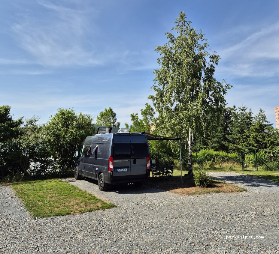 (142 00) Praha - 3 Zelenkova — foto 3