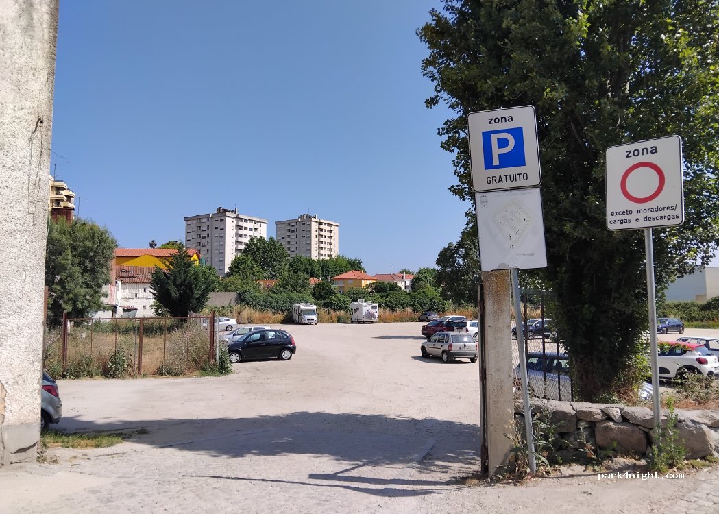 (5400-355) Chaves - 26 Rua Longras — foto