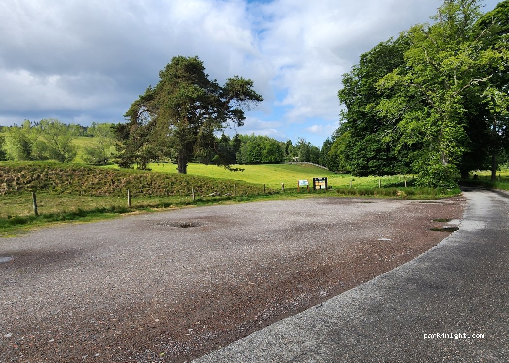 (IV63 6TW) Corrimony - Unnamed Road — foto