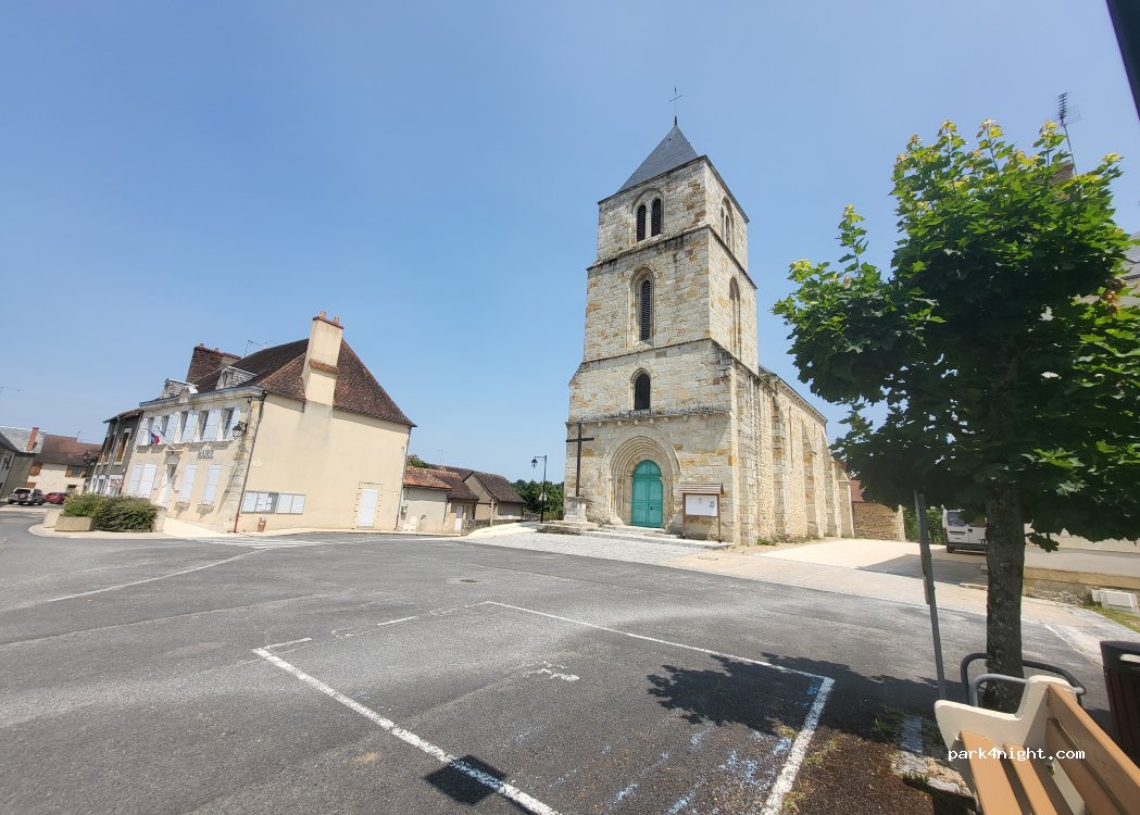 (86290) Brigueil-le-Chantre - 1 place de l'église — foto 2
