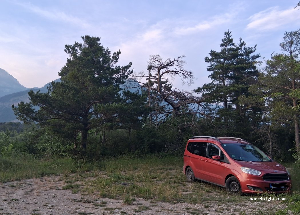 (05400) Manteyer - Unnamed Road — foto