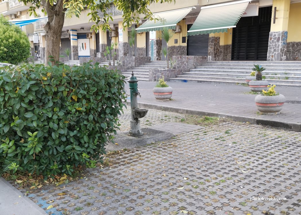 (80018) Mugnano di Napoli - 23 Piazzale Cesare Pavese — foto