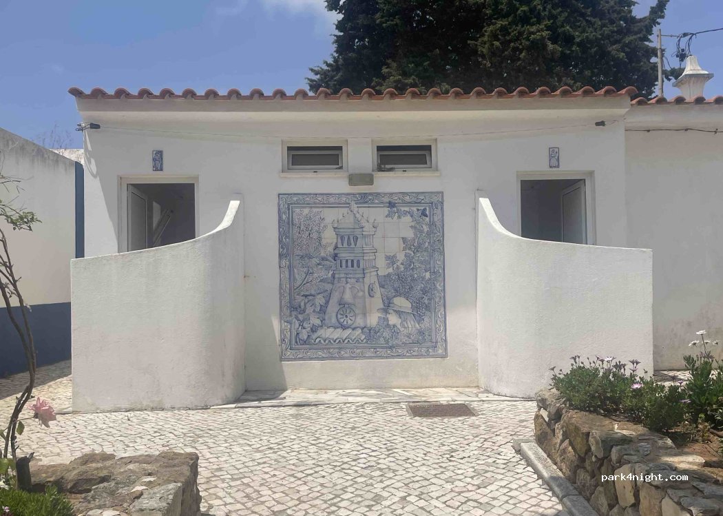 (8400-498) Porches - 12 Rua do Correio — foto