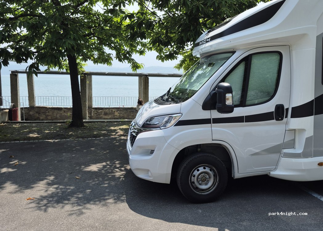 (3653) Oberhofen am Thunersee - 11 Schoren — foto