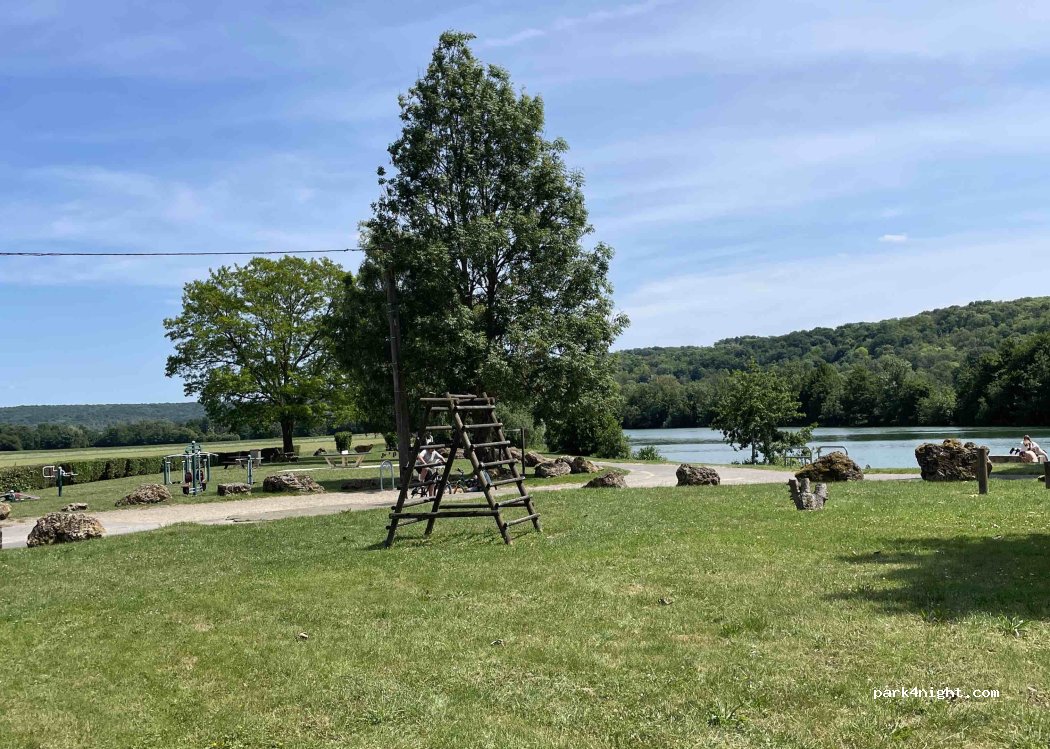 (02310) Charly-sur-Marne - Le Val de Charly — foto