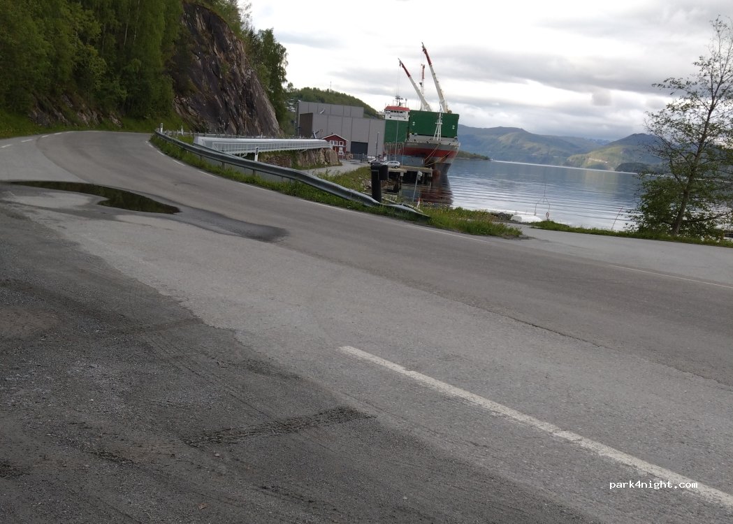 (8253) Rognan - 7 Vikvegen — foto