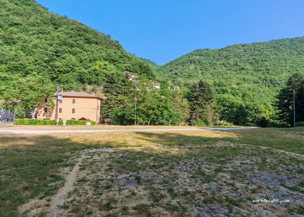 (62024) Esanatoglia - Unnamed Road — foto 4