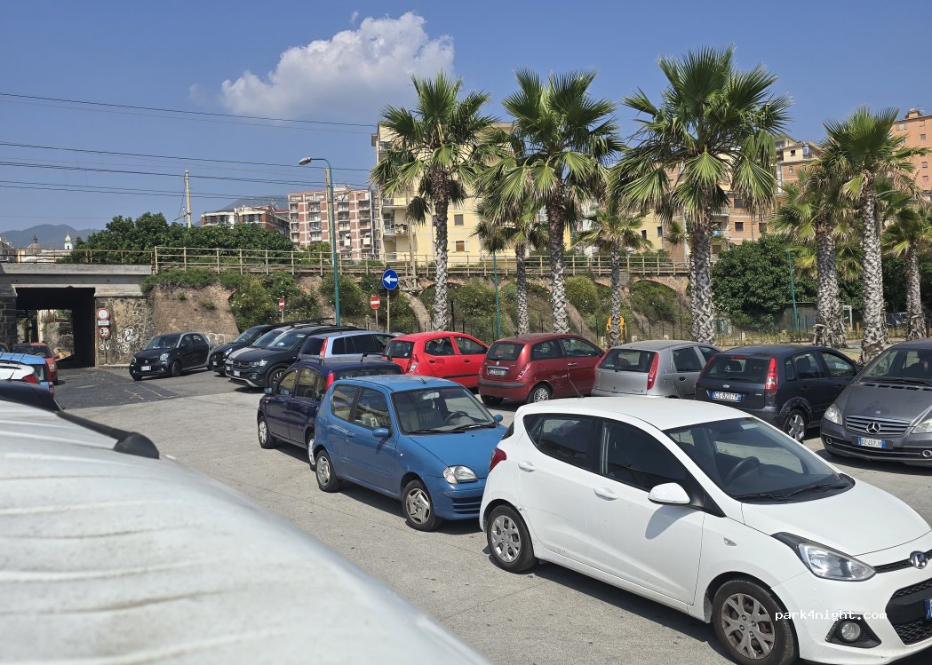 (80059) Torre del Greco - 1 Via Calastro — foto