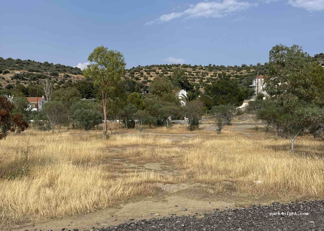 (330 58) Eratini - Unnamed Road — foto