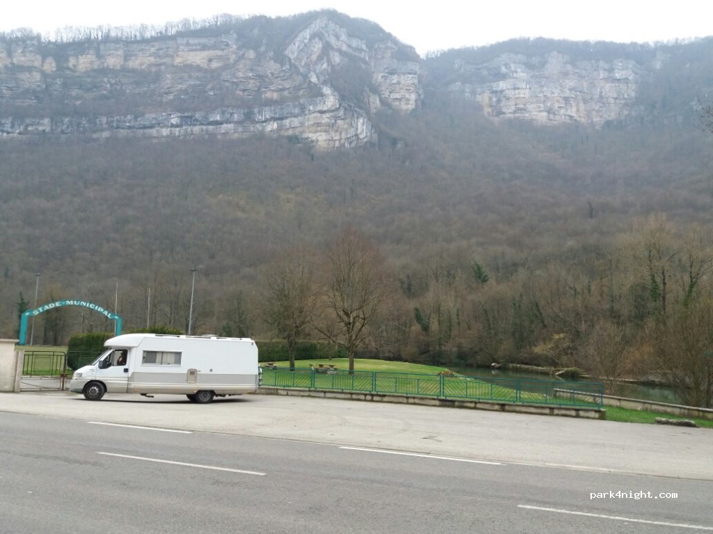 (01230) Saint-Rambert-en-Bugey - 81 Avenue de Savoie — foto 3