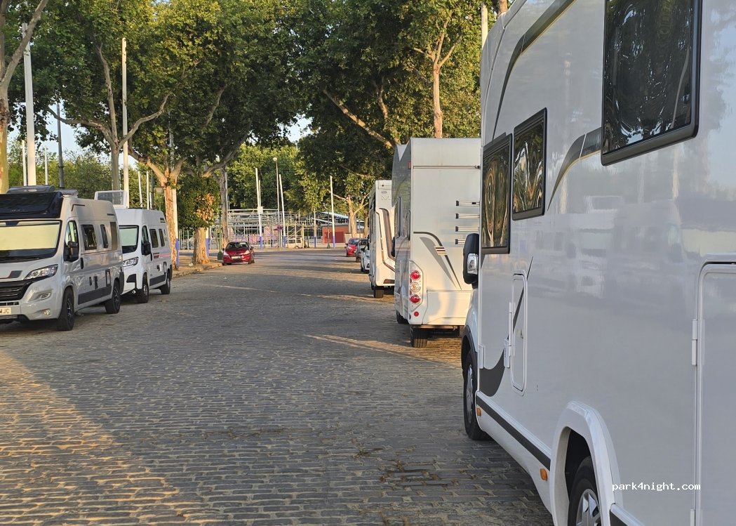 (41011) Sevilla - 1 Avenida Sanlúcar de Barrameda — foto