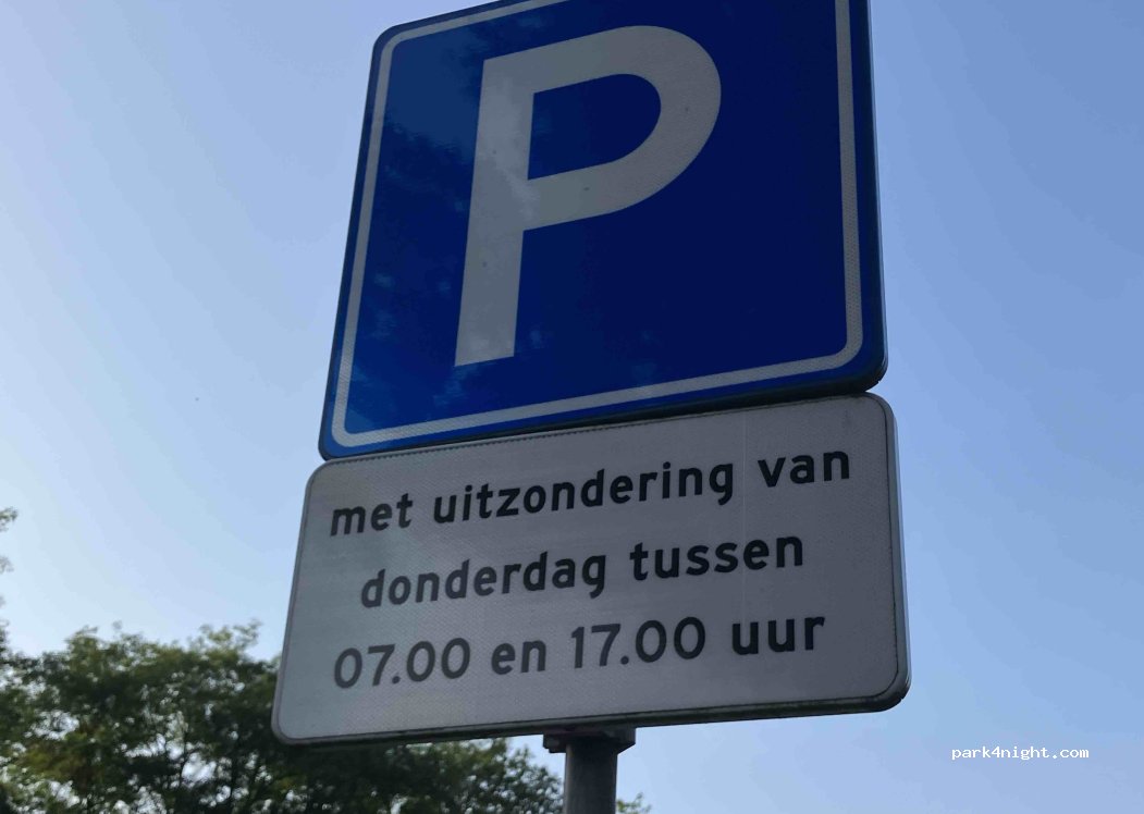(4881 CZ) Zundert - 10 Nassauplein — foto