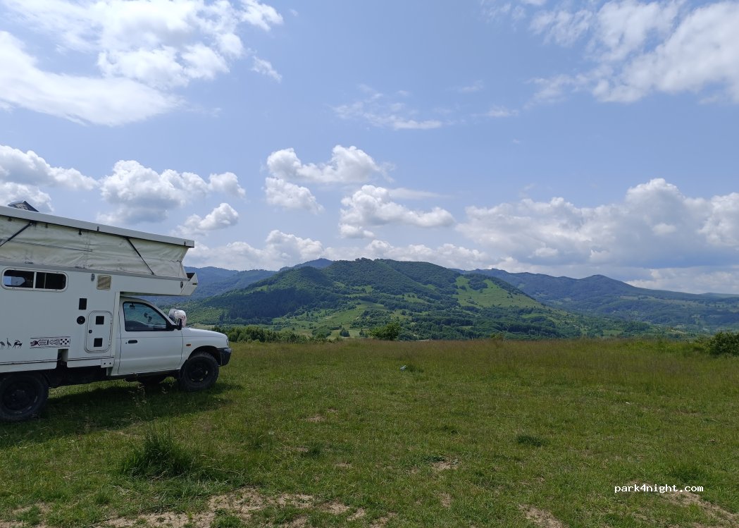 (437215) Poienile Izei - — foto